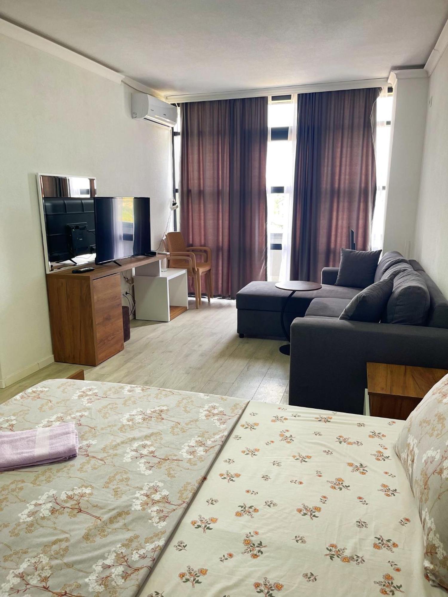 Infinity Plaza Hotel Gjakova Exterior foto